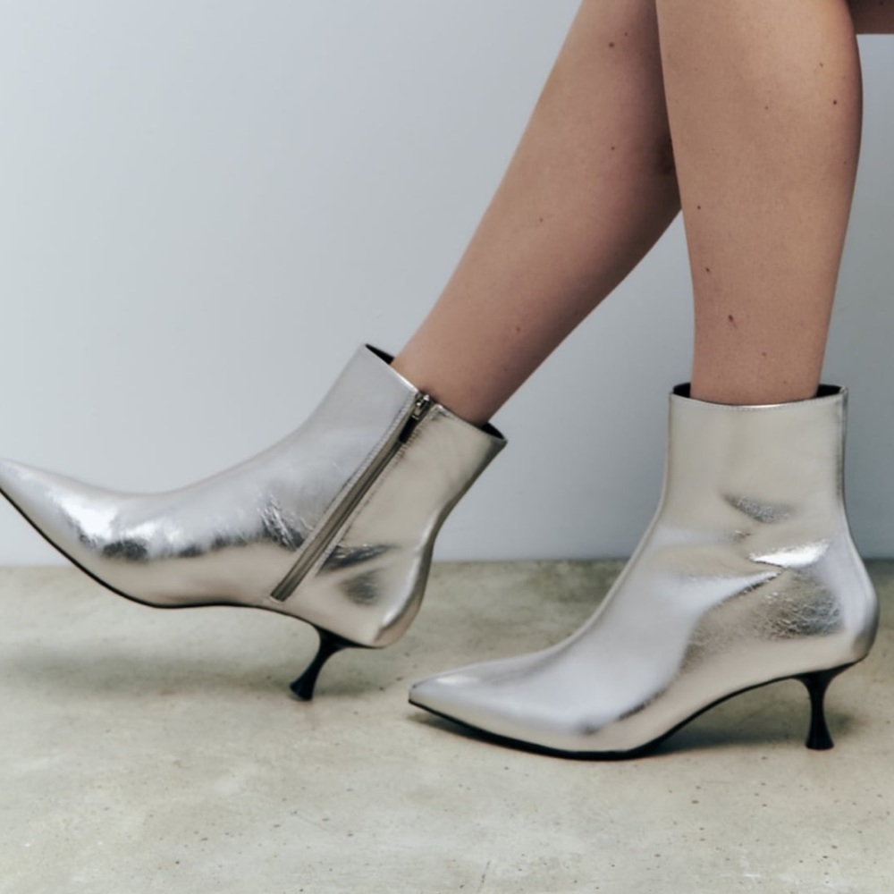 NWOT Metallic Kitten Heel Ankle Boots